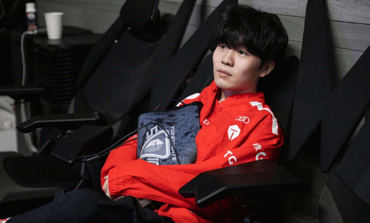 爱游戏中国体育-Rookie焦点对战，JackeyLove与70激战中国队分钟，锐不可当胜负难料！比赛高潮迭起的简单介绍