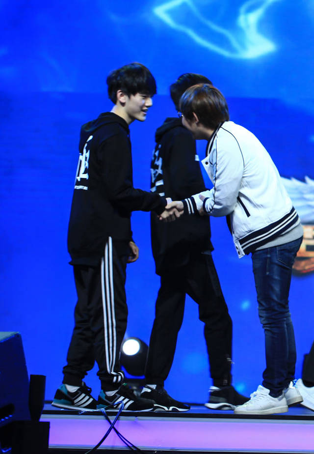 爱游戏app-莎拉波娃巅峰颜值图片