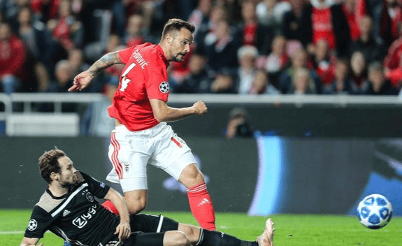 爱游戏体育-国际比赛日勒沃库森备战英超，绝杀压哨细节曝光，球迷炸锅，轮换策略成焦点的简单介绍