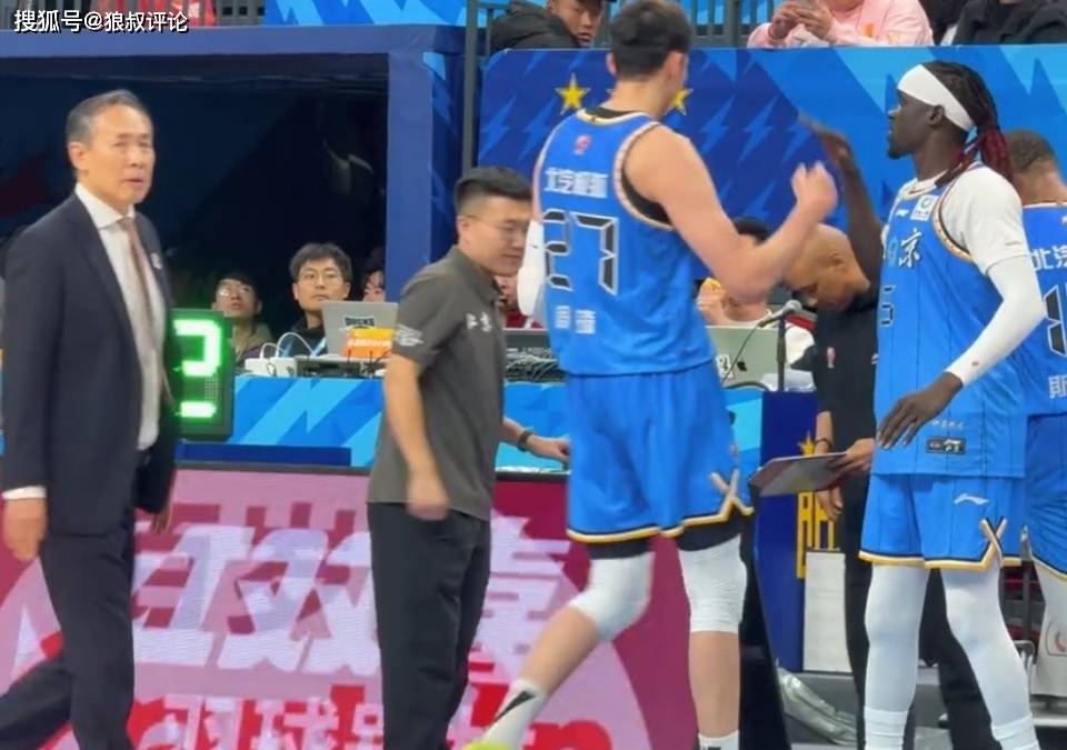 爱游戏app-北京首钢训练开放日，今夜内部沟通引欢呼，CBA常规赛在即，赛季目标并未改变的简单介绍